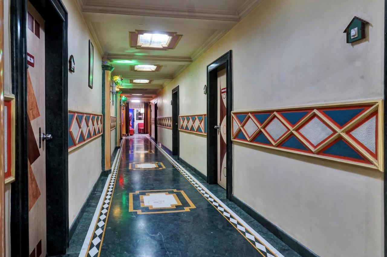 Collection O Hotel Shiv Inn プネ エクステリア 写真