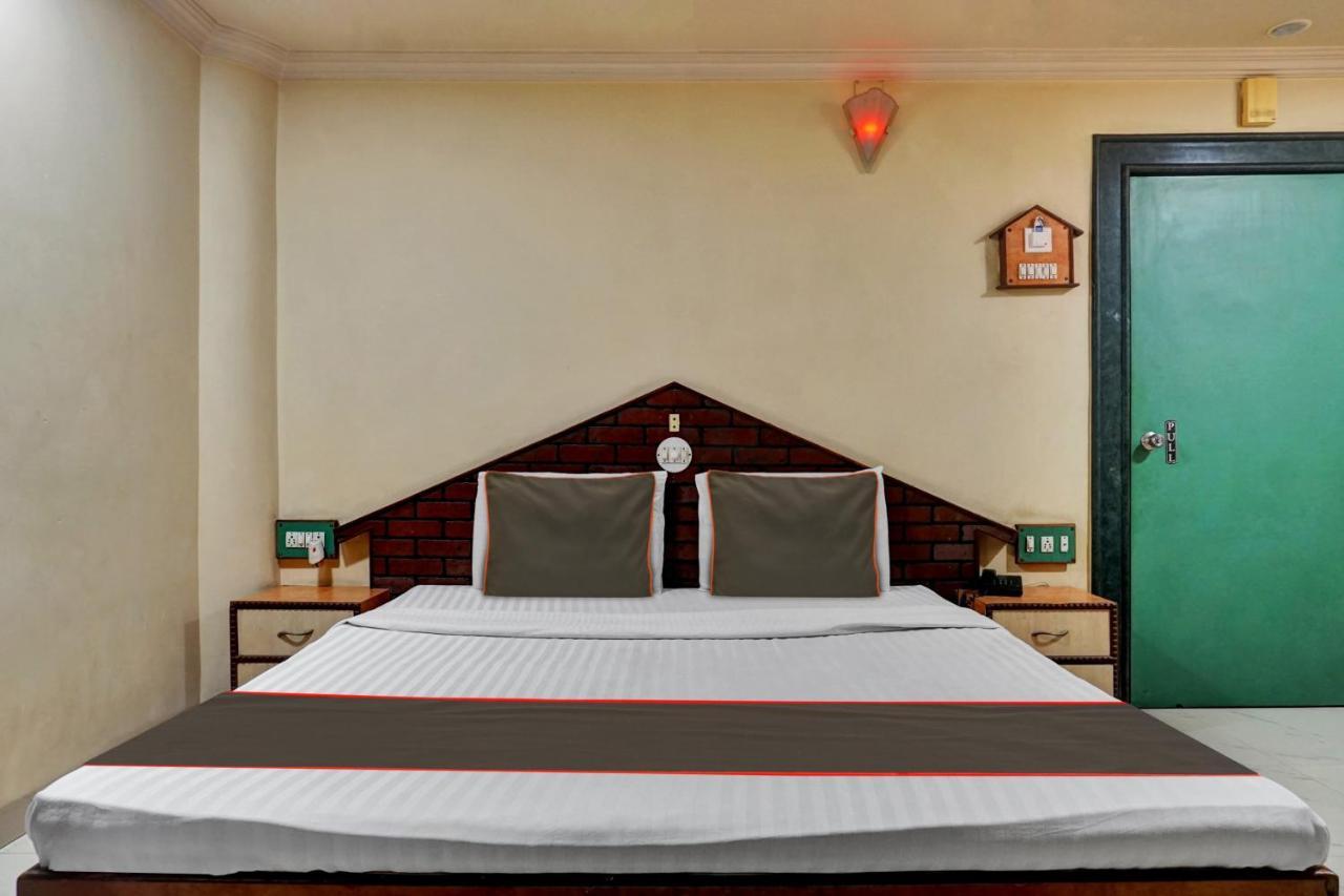 Collection O Hotel Shiv Inn プネ エクステリア 写真