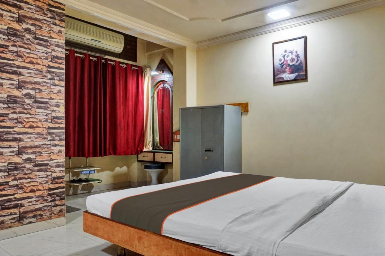 Collection O Hotel Shiv Inn プネ エクステリア 写真