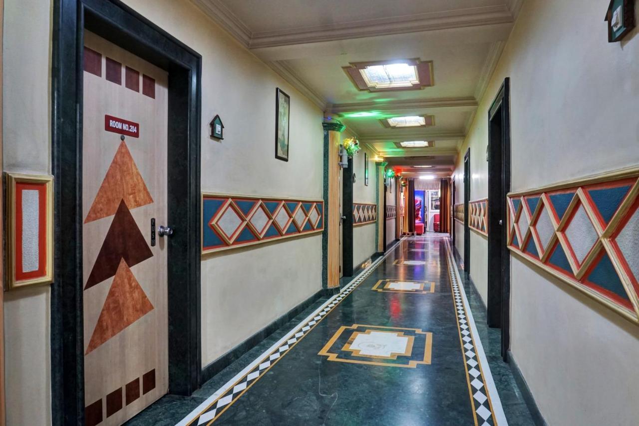 Collection O Hotel Shiv Inn プネ エクステリア 写真